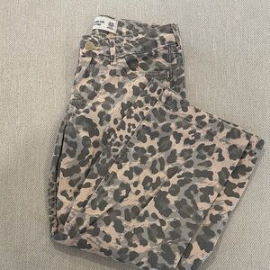 Madewell Gray Leopard Print Straight Leg Jeans
